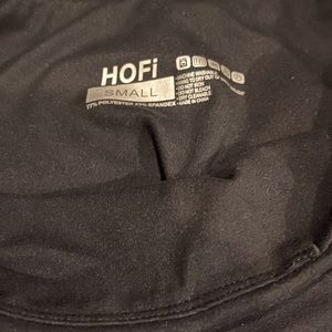Black capri yoga pants LIKE NEW-BARELY WORN